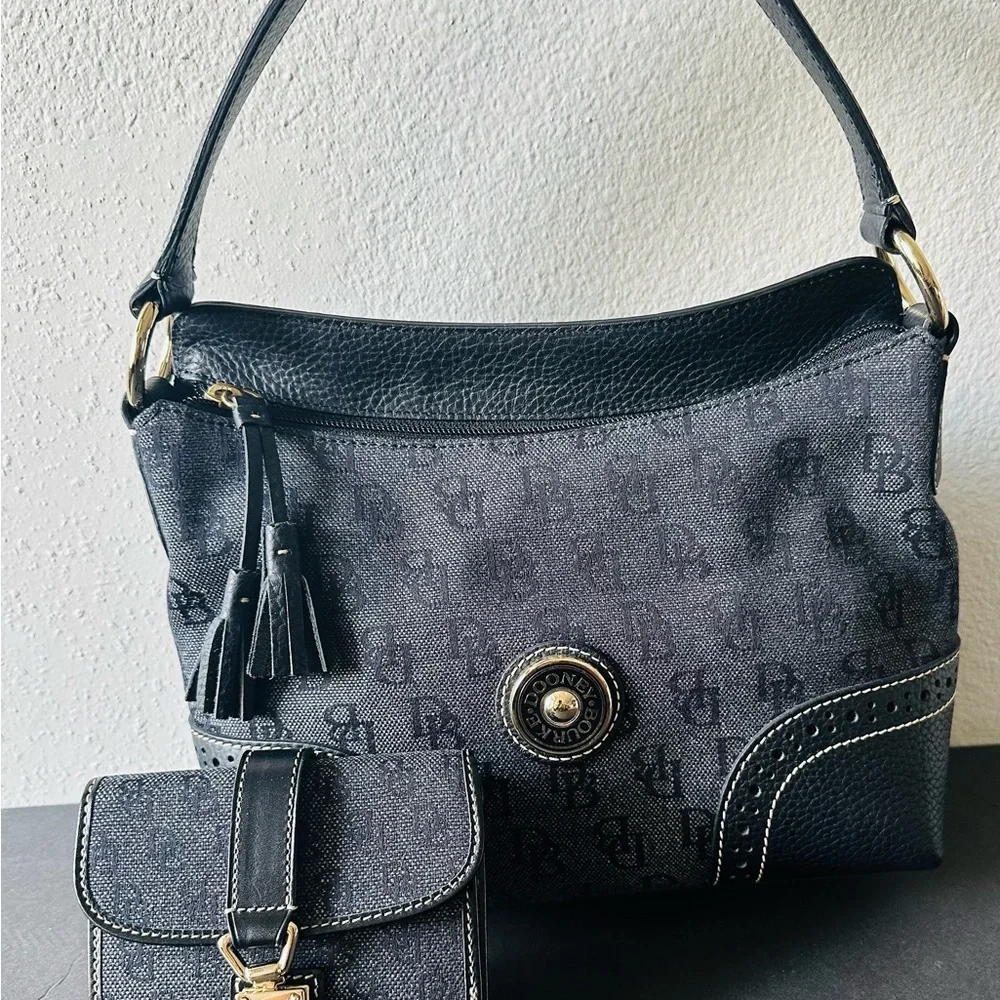 Dooney & Bourke Shoulder Bag w/ Matching Purse New Registration Card Nos Match - Picture 2 of 11